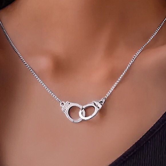 🔴𝟭𝟬/$𝟮𝟱🔴NEW Silver Handcuffs Charm Necklace - Picture 11 of 11